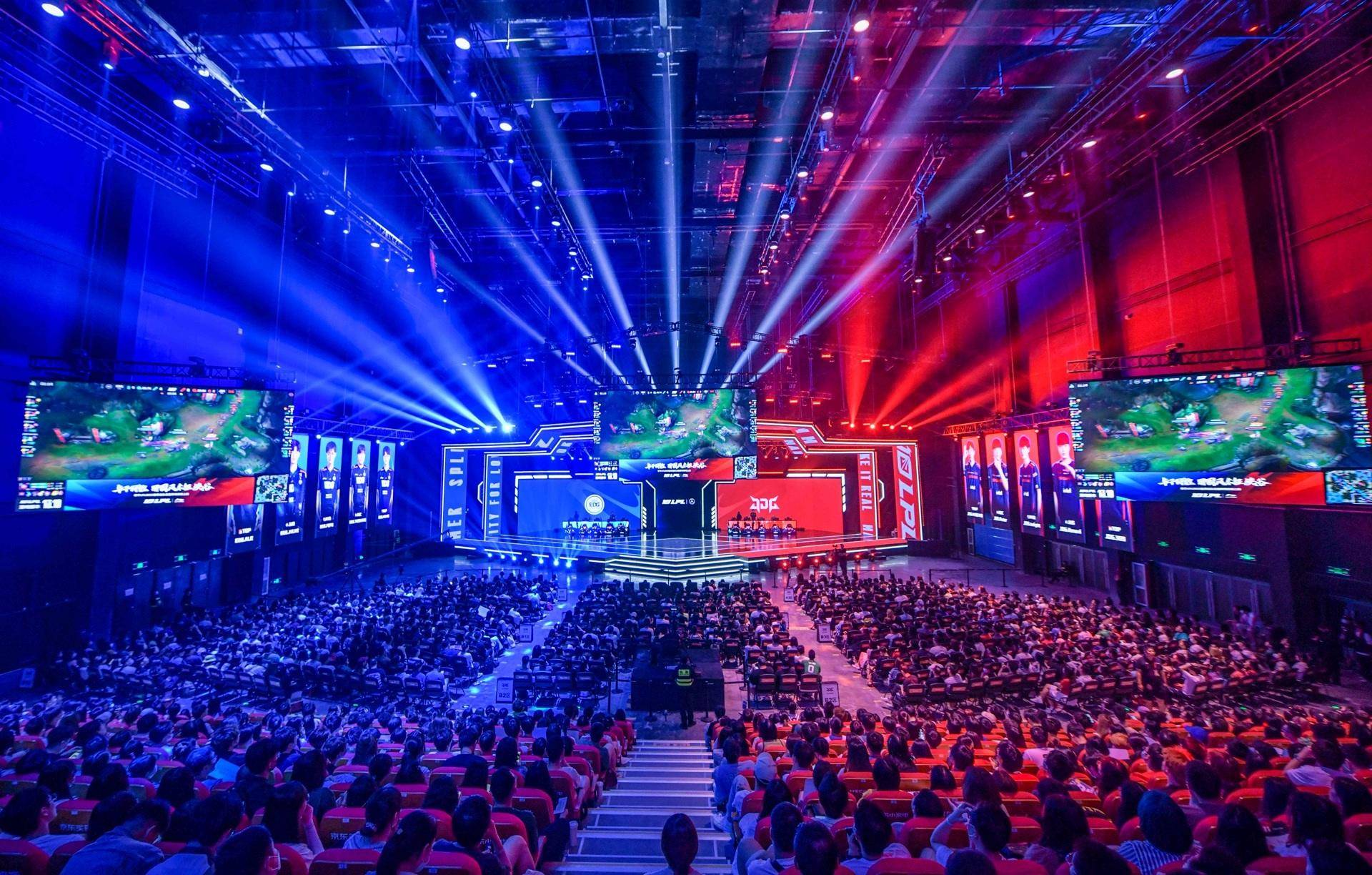 他多次利用 他多次利用